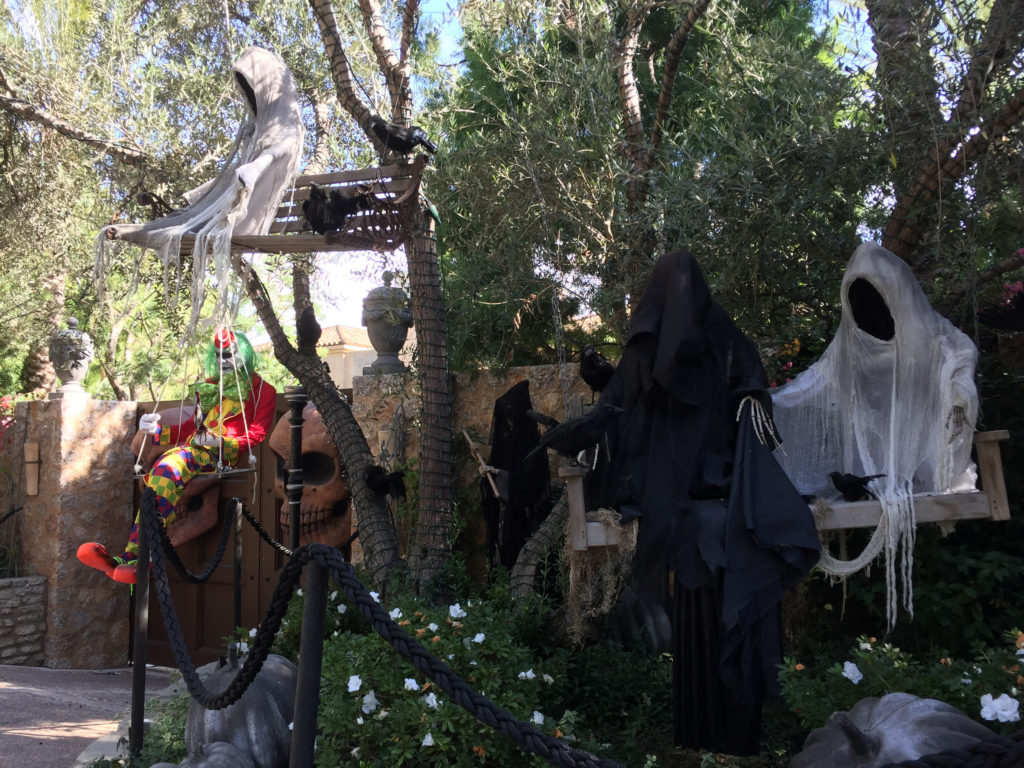 Best Halloween Decorations in LA