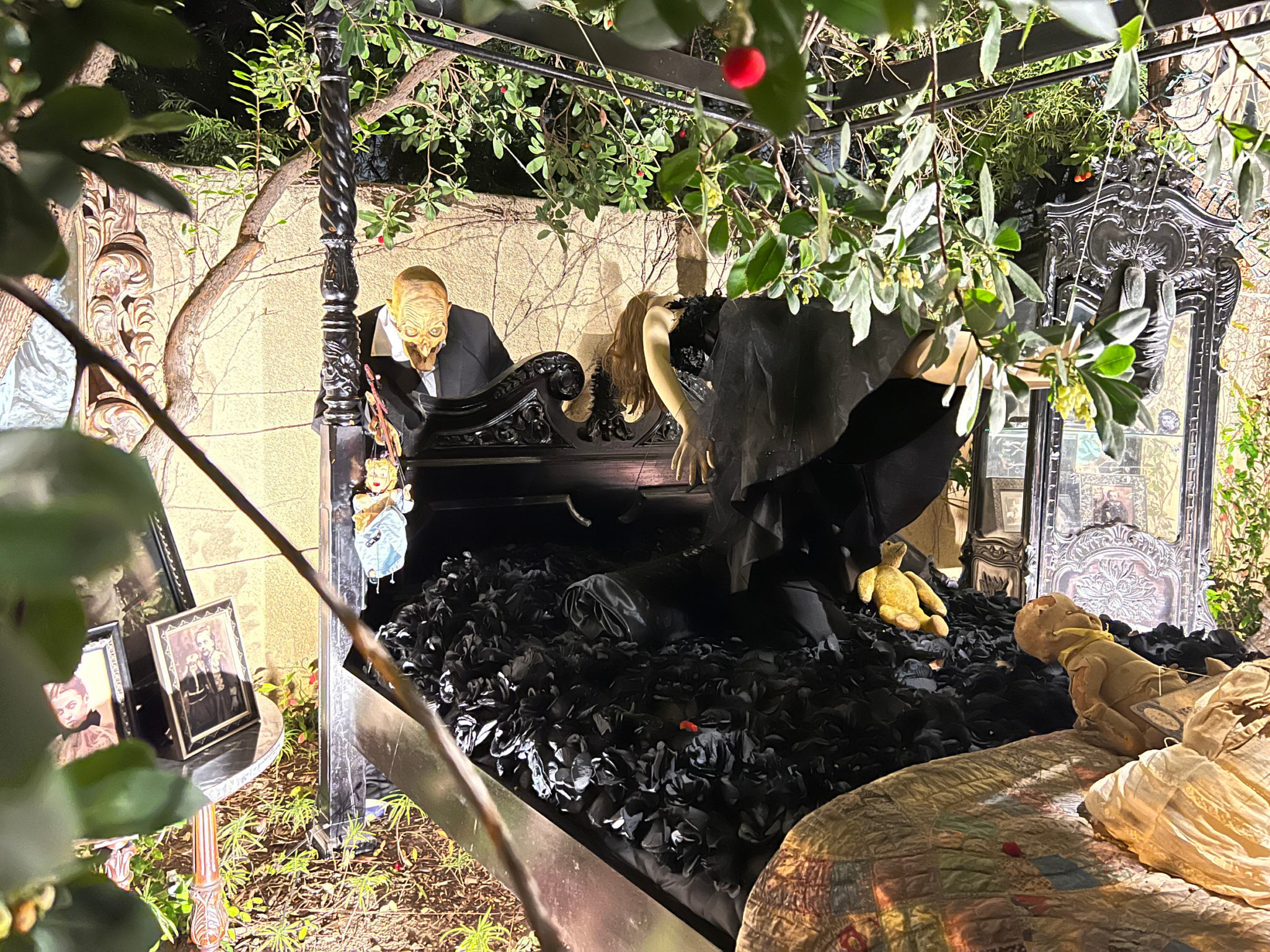 The Best Halloween Decorations in Los Angeles are Back (and Free